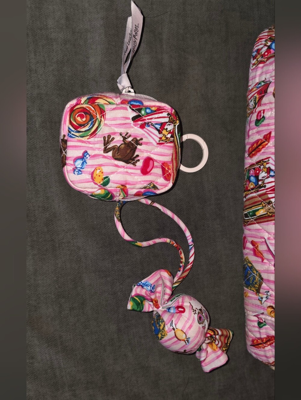 Harry Potter Honeydukes Tote w/ matching Candy Charm And Earbug Charm - Picture 2 of 3